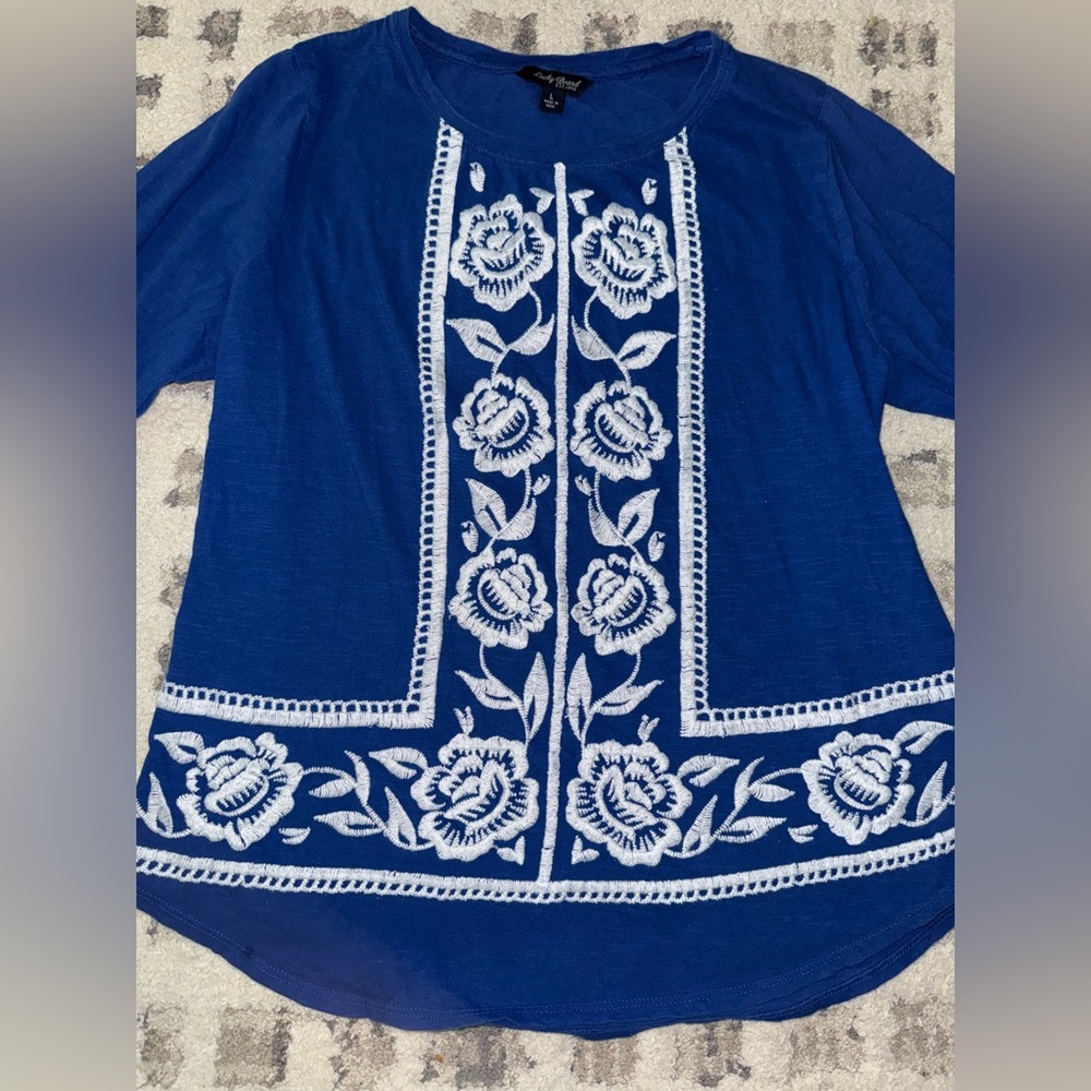 Lucky Brand Blue Floral Embroidered Blouse Size l